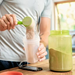 Proteinshakes und Co.: Wie viel Protein braucht der Körper?