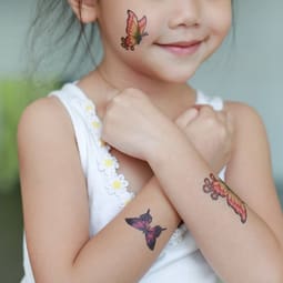 Es gibt auch besondere Kinder-Tattoos. 