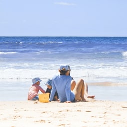 Sommerurlaub mit Kindern: So umgehen Sie die grössten Gesundheitsrisiken