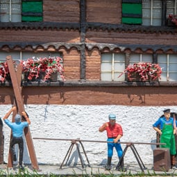 kleines Bauernhaus mit Arbeitern