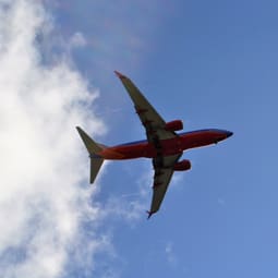 Flugzeug im Himmel