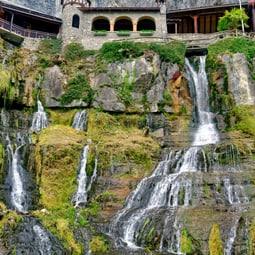 St. Beatus-Höhle und Wasserfälle