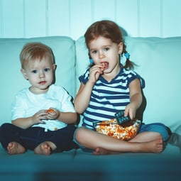 Kinder mit pädagogisch wertvollen Kinderfilmen fördern