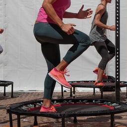 Jumping Fitness: Dynamisches Workout auf dem Trampolin