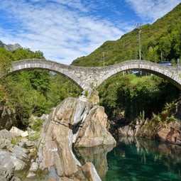 Brücke in der Natur