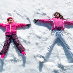 Zaubern Sie mit Ihren Kindern einen Schnee-Engel