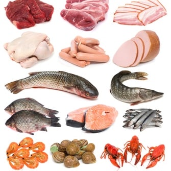 Fleisch und Fisch enthalten Eiweiss für ein gesundes Wachstum.