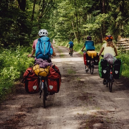 Familie während einer Fahrradtour durch Niedersachsen Familie während einer Fahrradtour durch Niedersachsen
