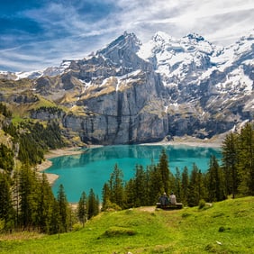 Ein traumhaft schönes Panorama erwartet Sie rund um den Oeschinensee