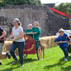 Augusta-Raurica Roemerfest - Streitwagenrennen für Familien