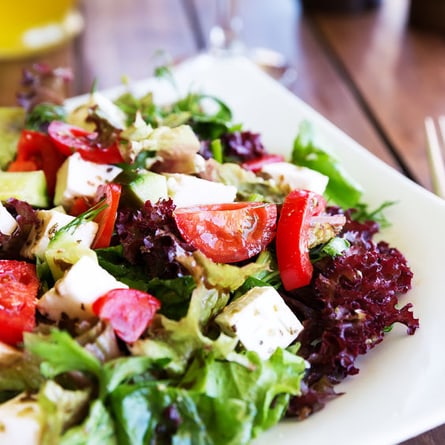 warmer Ziegenkäse schmeckt himmlisch zum Salat