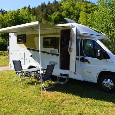 Campingferien mit Kindern – Wohnwagen oder Wohnmobil?