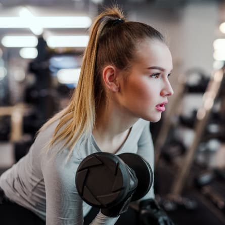 Jugendliche im Fitnesscenter