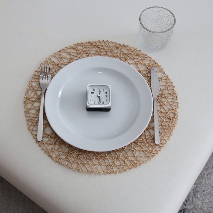 Ganz ohne Essen soll man nicht mehr als eine Wochen machen.