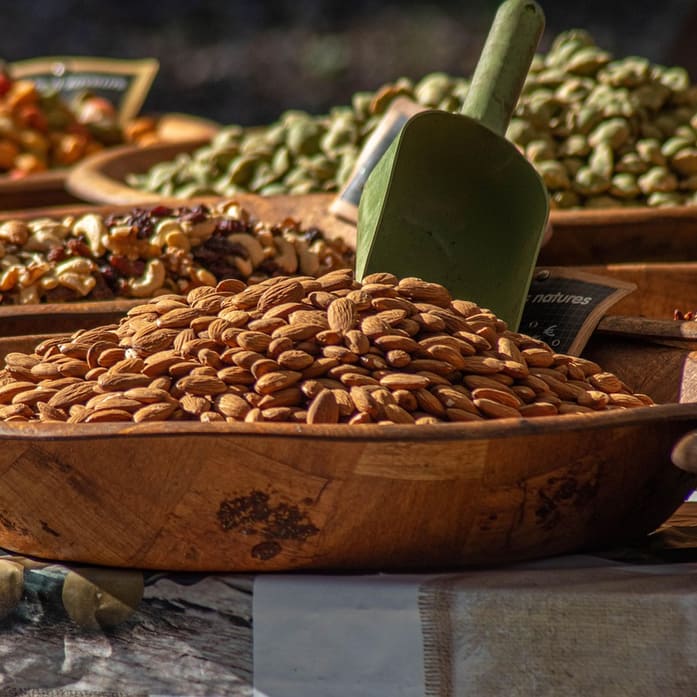 Getrocknete Früchte und Nüsse