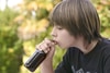Gruppendruck: Wenn alle sich betrinken, ist es uncool, als einziger beim Blööterliwasser zu bleiben.
